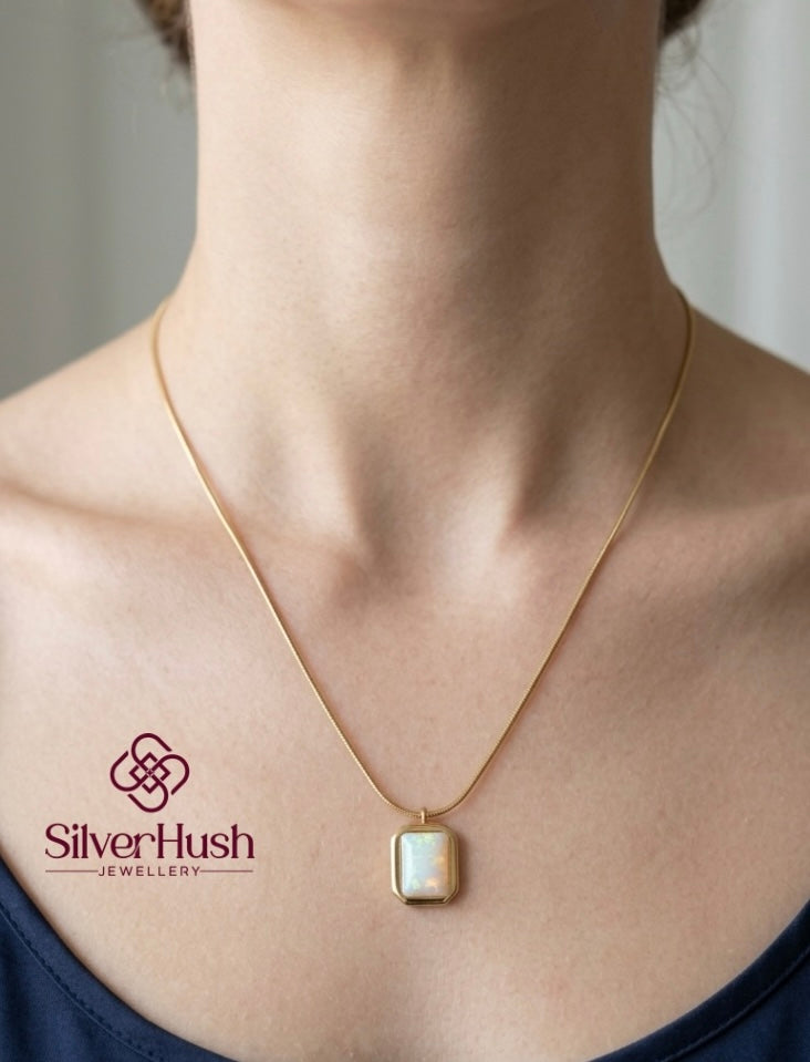 The Frame Necklace